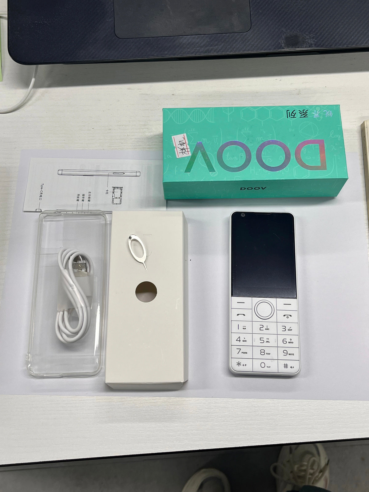WhatsApp-Ready Keypad Phone? The DOOV R77 Pro Changes Everything 2